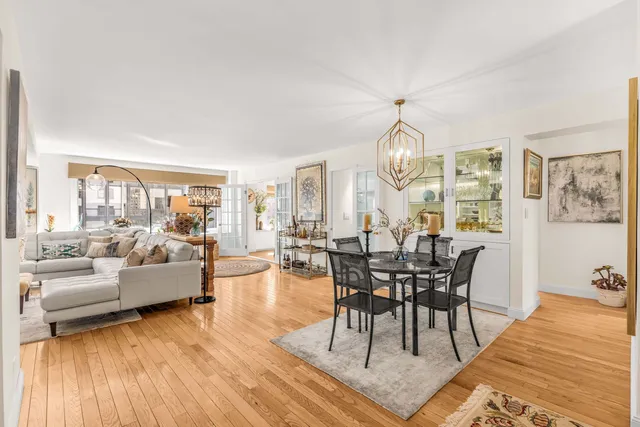 249 East 48th Street, 10B New York, New York, 10017 United States